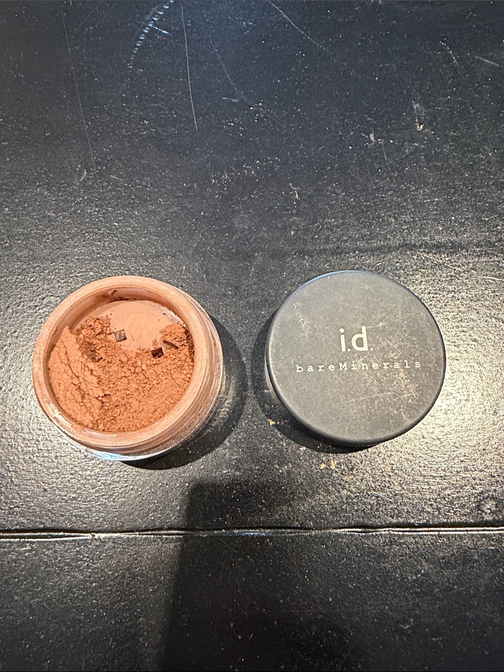 bareMinerals Loose Powder eyeshadow— Warm Peachy Brown in soft focus explore